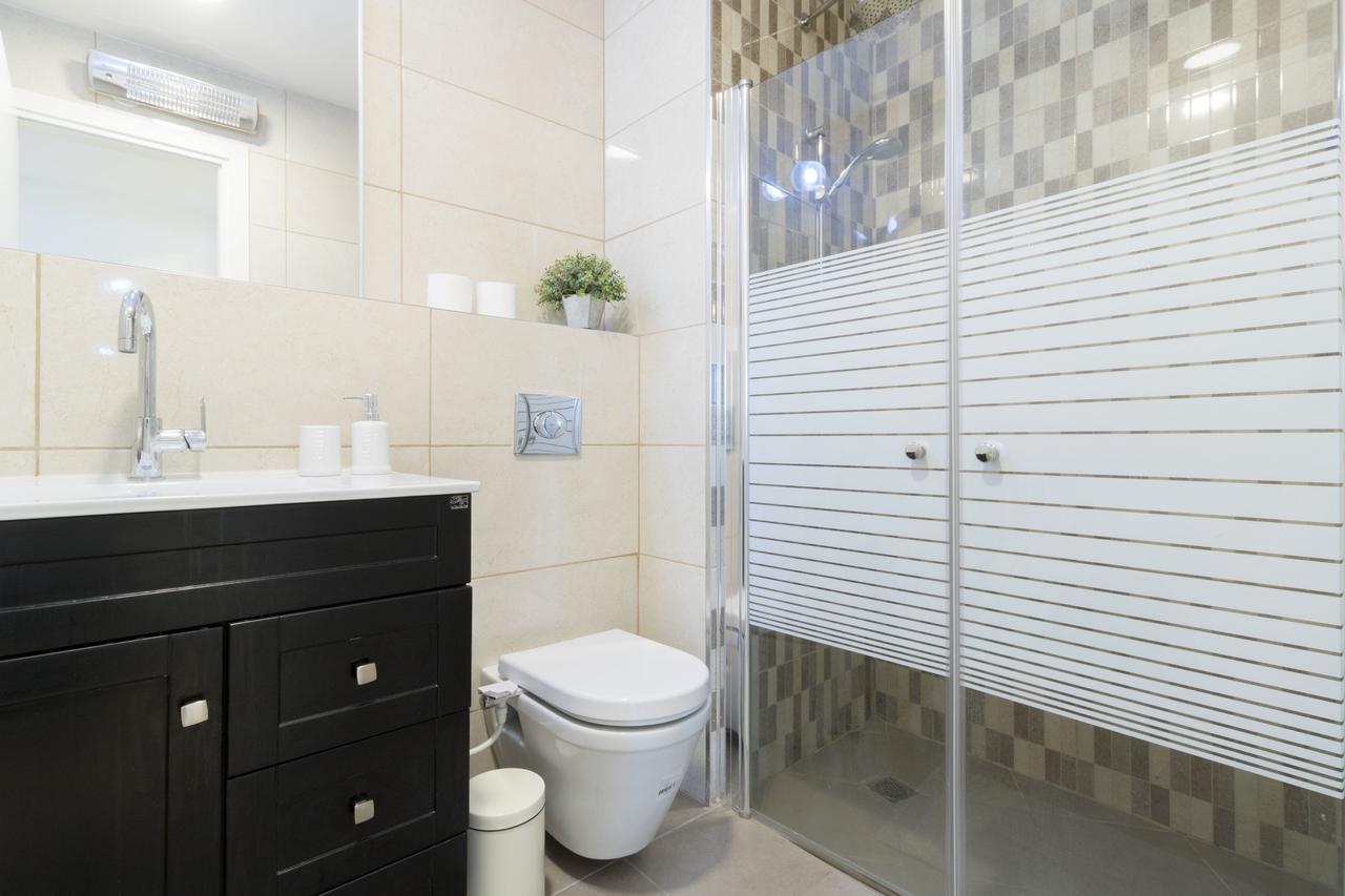 Luxury One-Bedroom Apartment/Parking In City Center Jerusalem Exterior foto